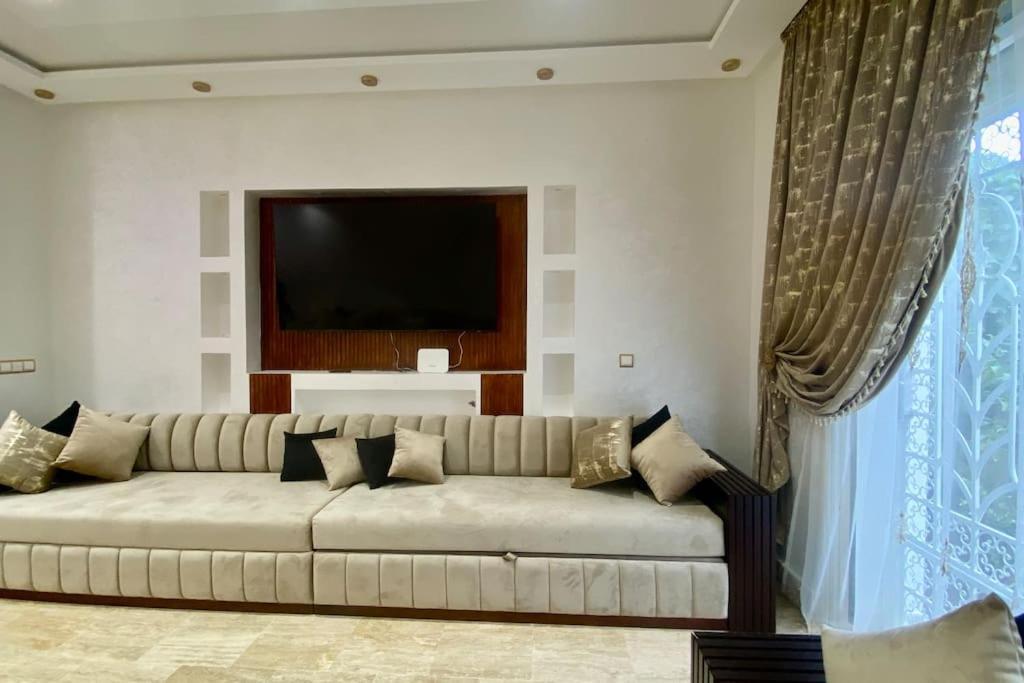 Chic Entre Rrice & Moevenpick, Acces * Tangier