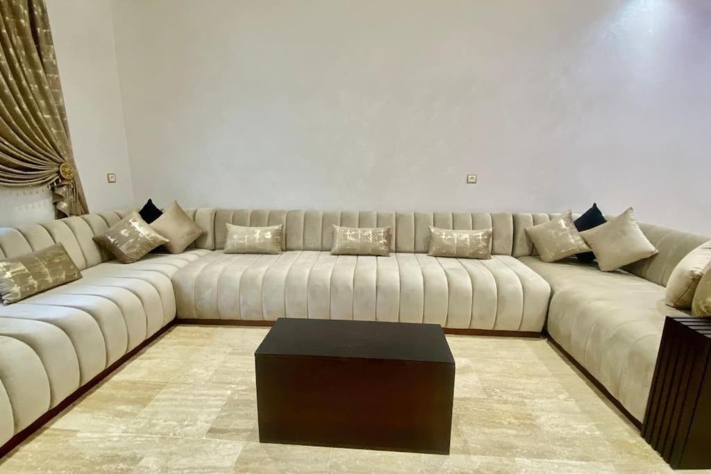 Chic Entre Rrice & Moevenpick, Acces * Tangier