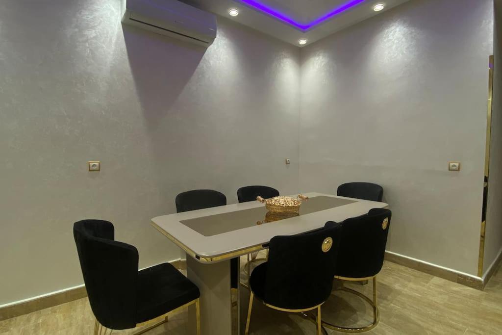 Chic Entre Rrice & Moevenpick, Acces *