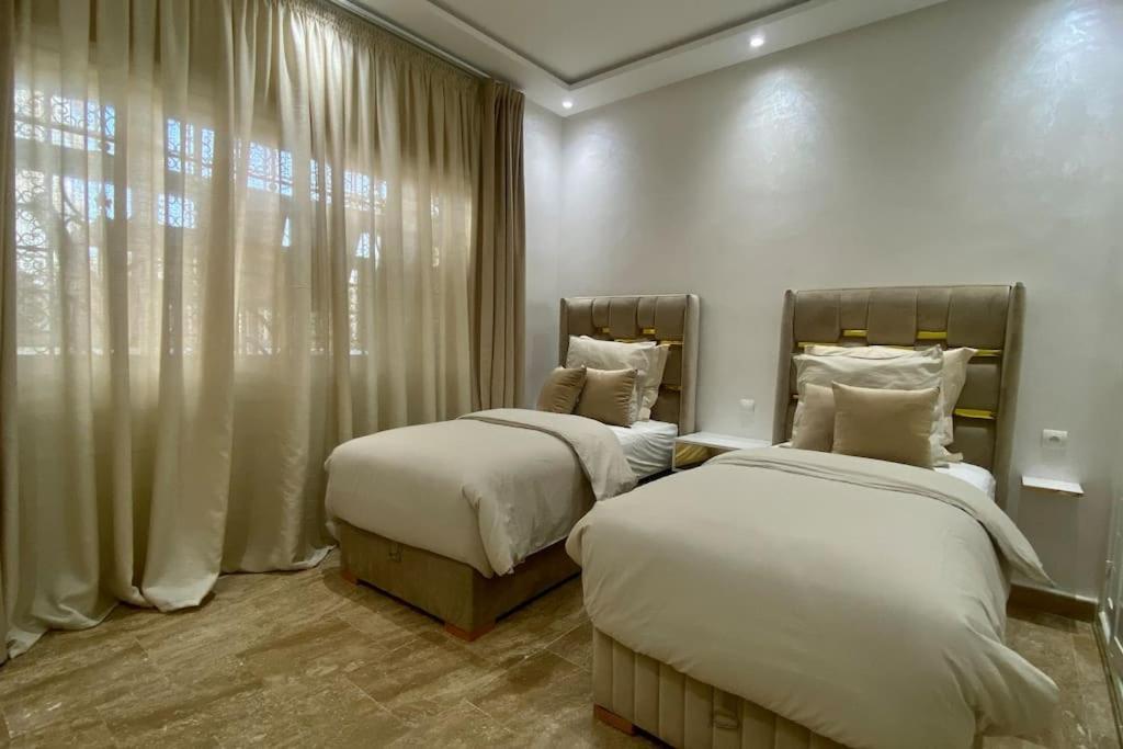 Chic Entre Rrice & Moevenpick, Acces Tangier